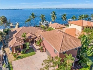 Cape Coral Waterfront Homes